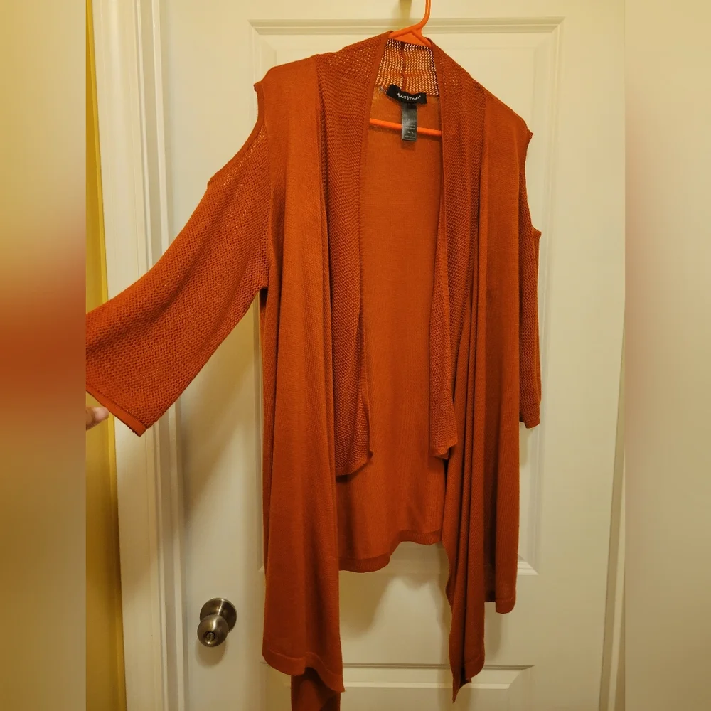 Sweater - Picture 1 of 2